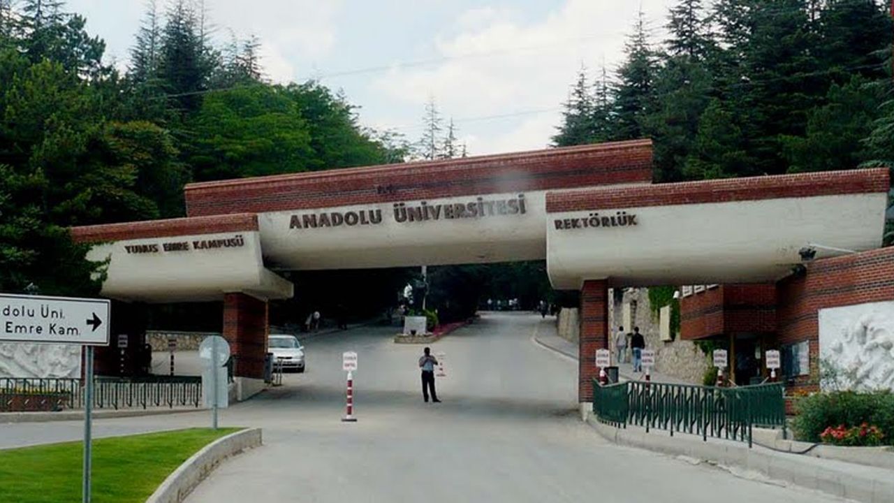 Anadolu Üniversitesi Kayıt Ücretleri 