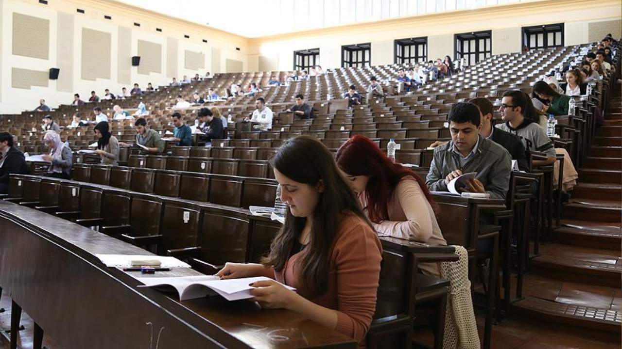 En Kolay 2 Yıllık Açıköğretim Bölümleri